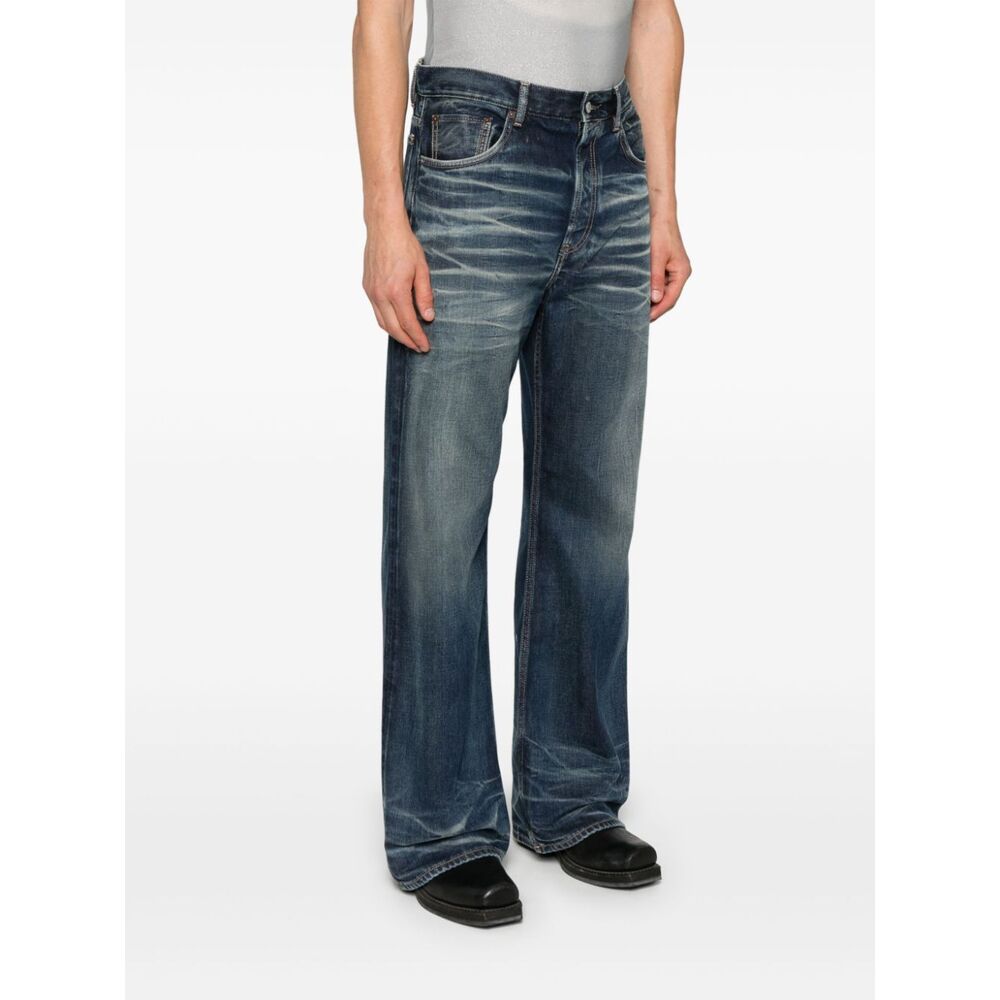 아크네 위스커 스트레이트 진