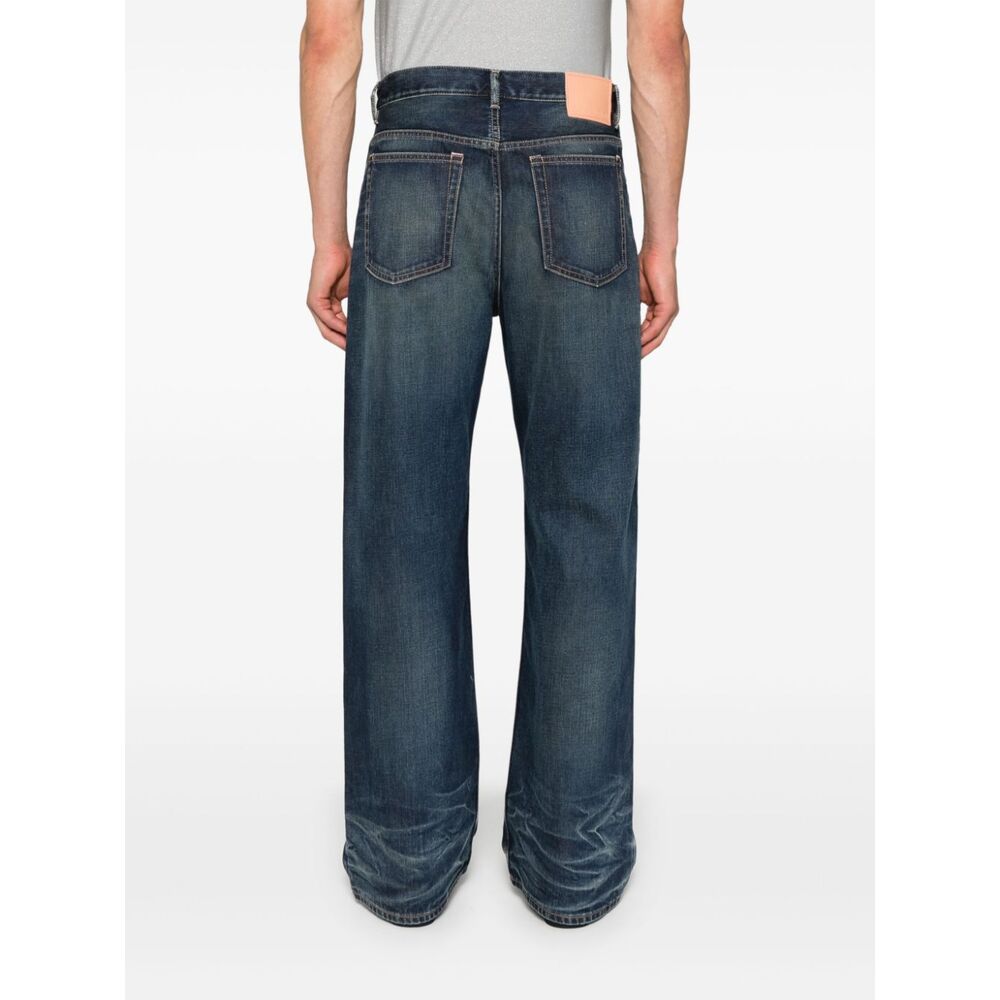 아크네 위스커 스트레이트 진