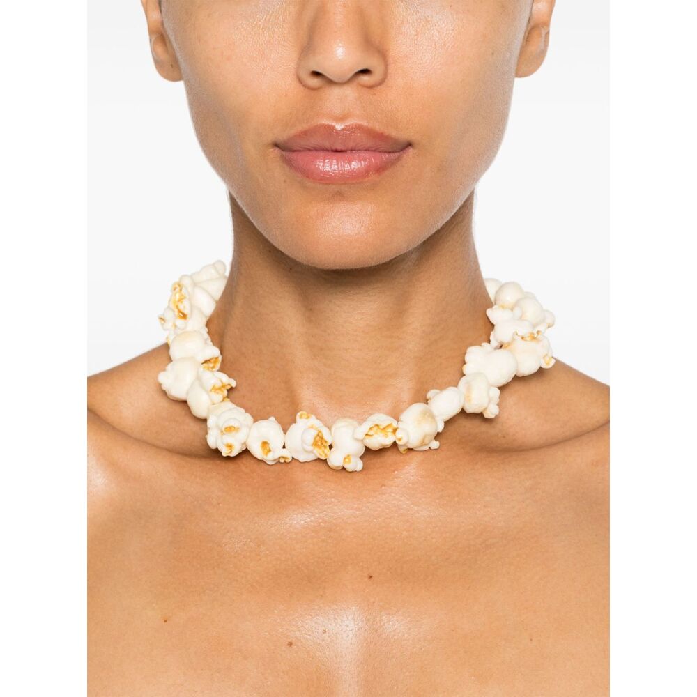 아크네 팝콘 목걸이