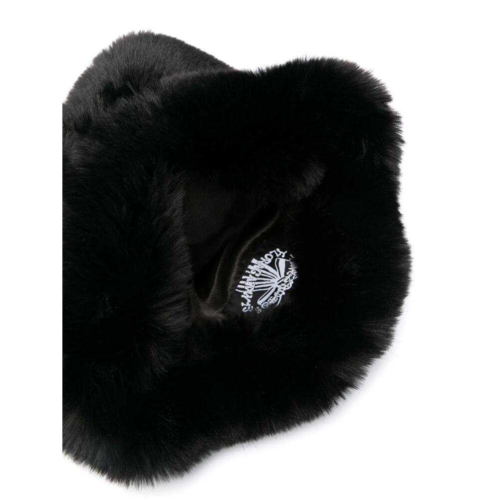 아크네 퍼 모자