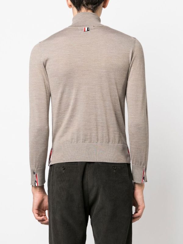 톰브라운 파인 니트 터틀넥 스웨터