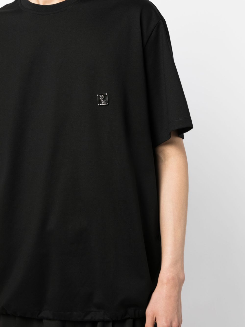 우영미 로고 자수 티셔츠