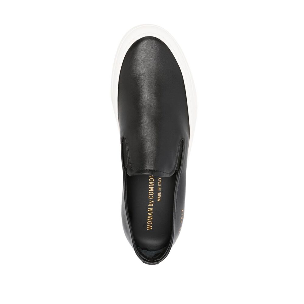 커먼프로젝트 로고 레더 슬립 온 스니커즈